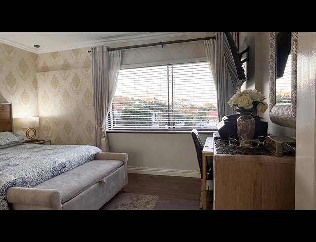 2 BEDROOM APARTMENT FOR SALE IN ESSENWOOD